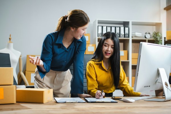 Quelles stratégies de marketing digital pour promouvoir une application de gestion de dépenses personnelles?